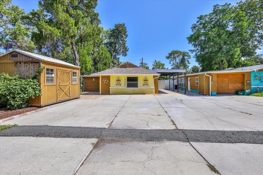 Shed & Carport with plenty of front parking