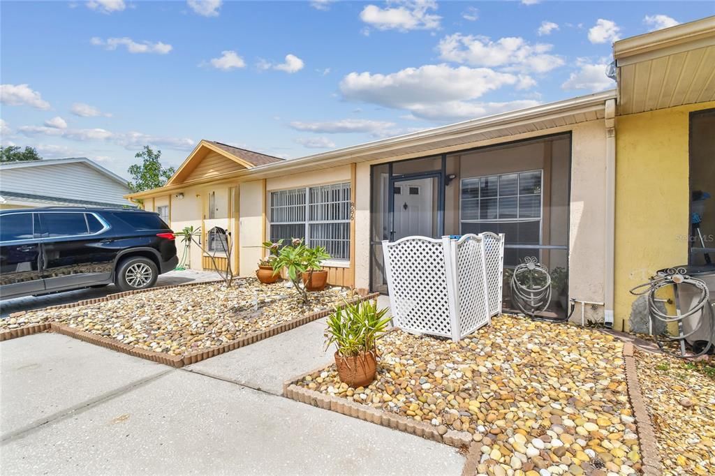 Active With Contract: $255,000 (2 beds, 2 baths, 846 Square Feet)