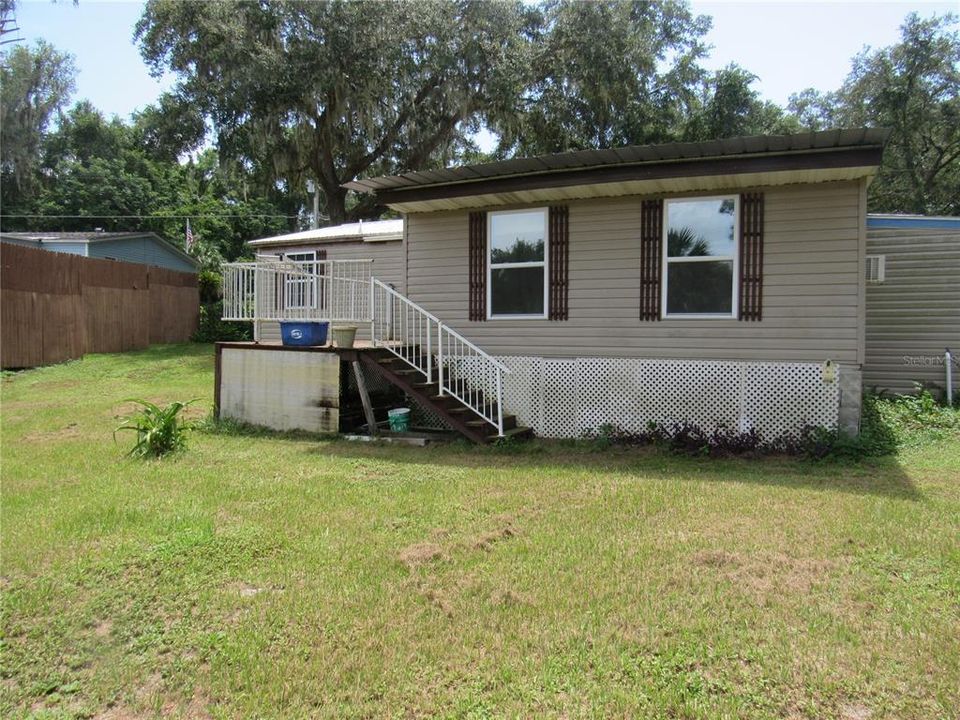 Active With Contract: $125,000 (3 beds, 2 baths, 920 Square Feet)