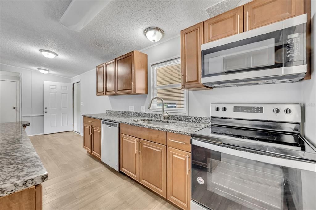 For Sale: $269,000 (2 beds, 2 baths, 1243 Square Feet)