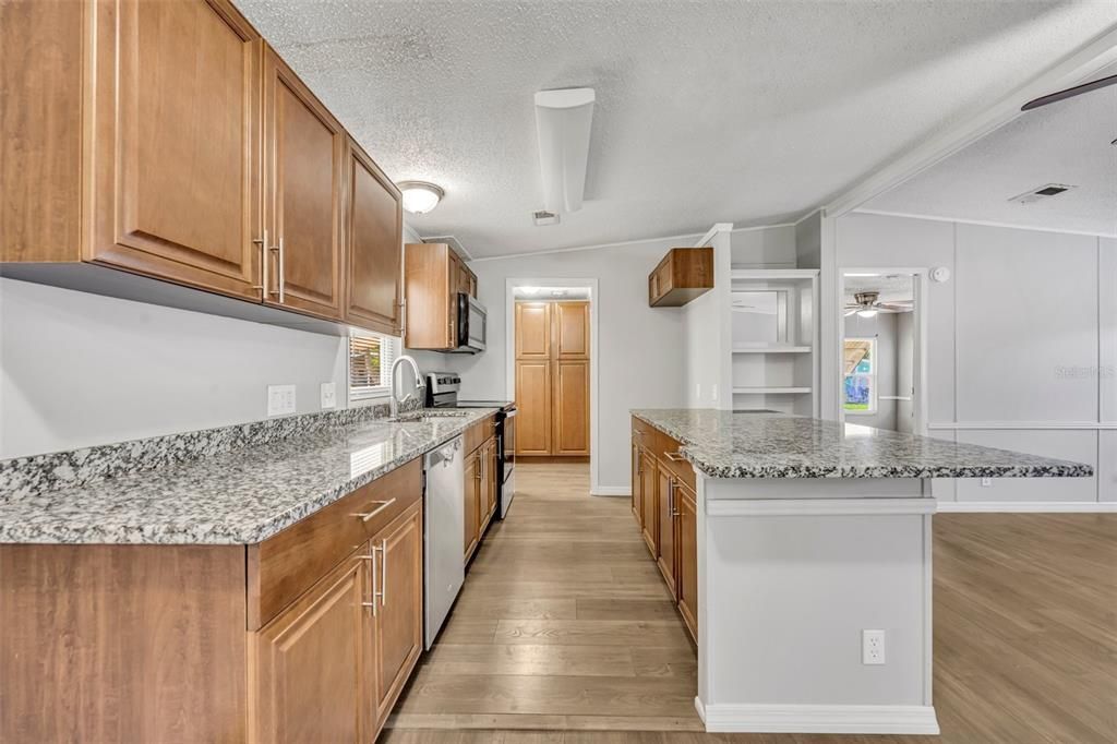 For Sale: $269,000 (2 beds, 2 baths, 1243 Square Feet)