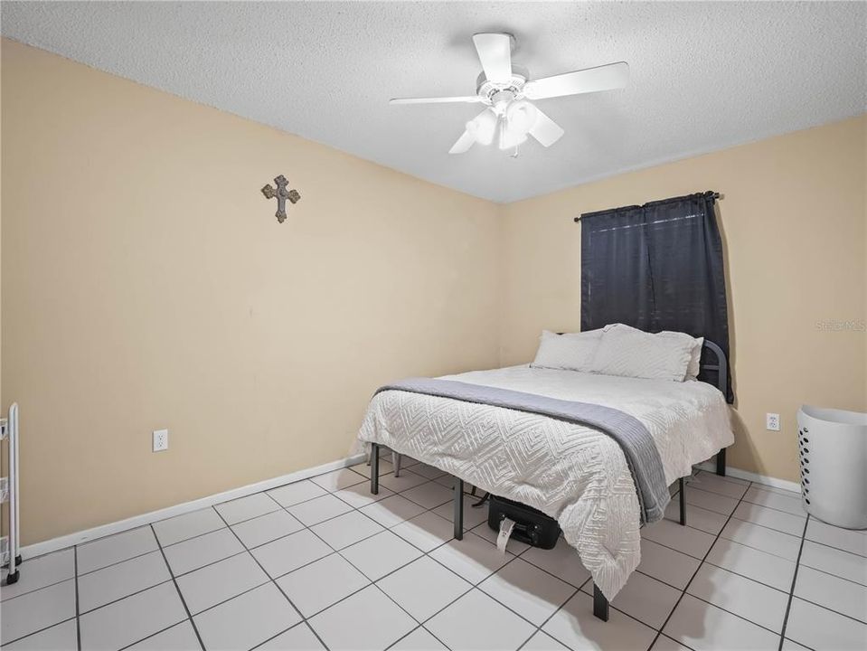 For Sale: $239,000 (3 beds, 1 baths, 1092 Square Feet)