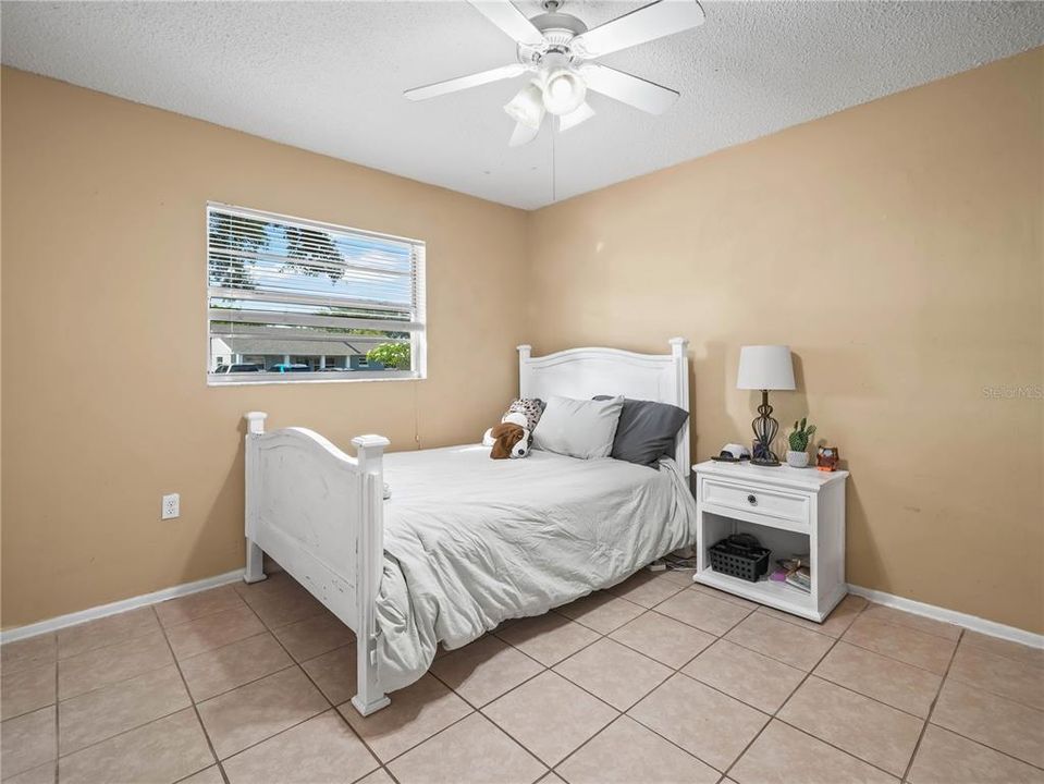 For Sale: $239,000 (3 beds, 1 baths, 1092 Square Feet)