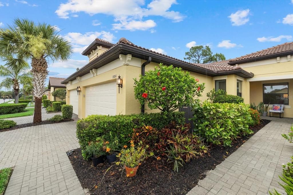 Front Elevation, Walkway into the Home