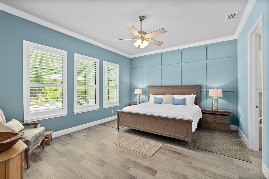 Master Bedroom Suite w/Crown Molding & Tile Floors