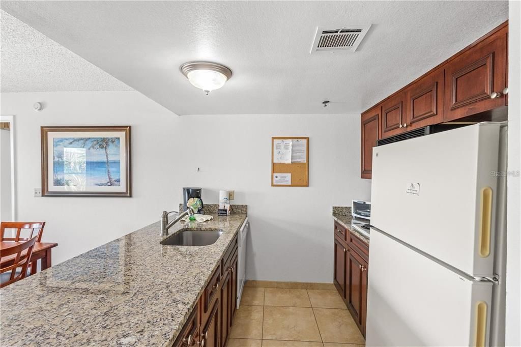 For Sale: $122,500 (2 beds, 2 baths, 759 Square Feet)