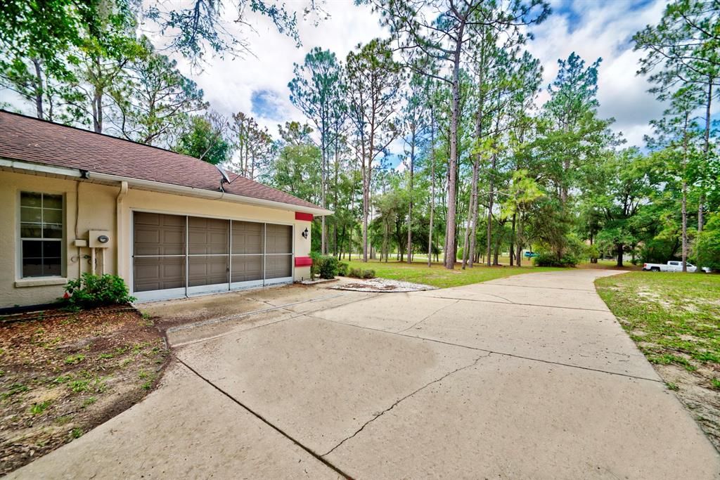 Active With Contract: $399,000 (3 beds, 3 baths, 2647 Square Feet)