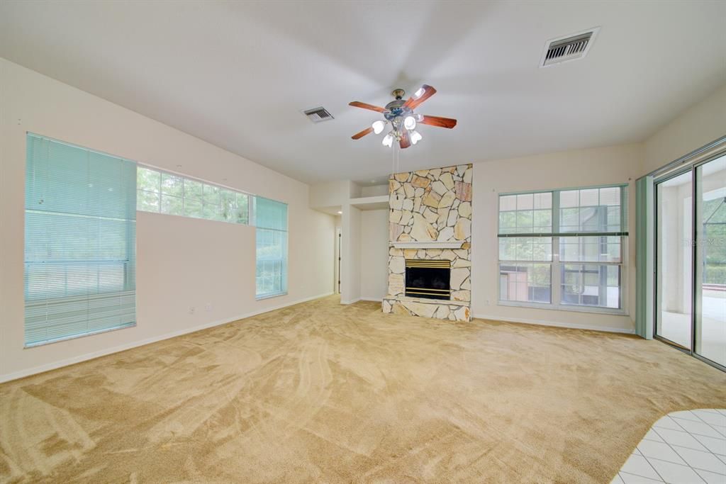 Active With Contract: $399,000 (3 beds, 3 baths, 2647 Square Feet)