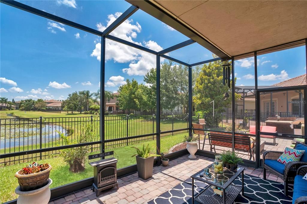 Screened in patio with pavers