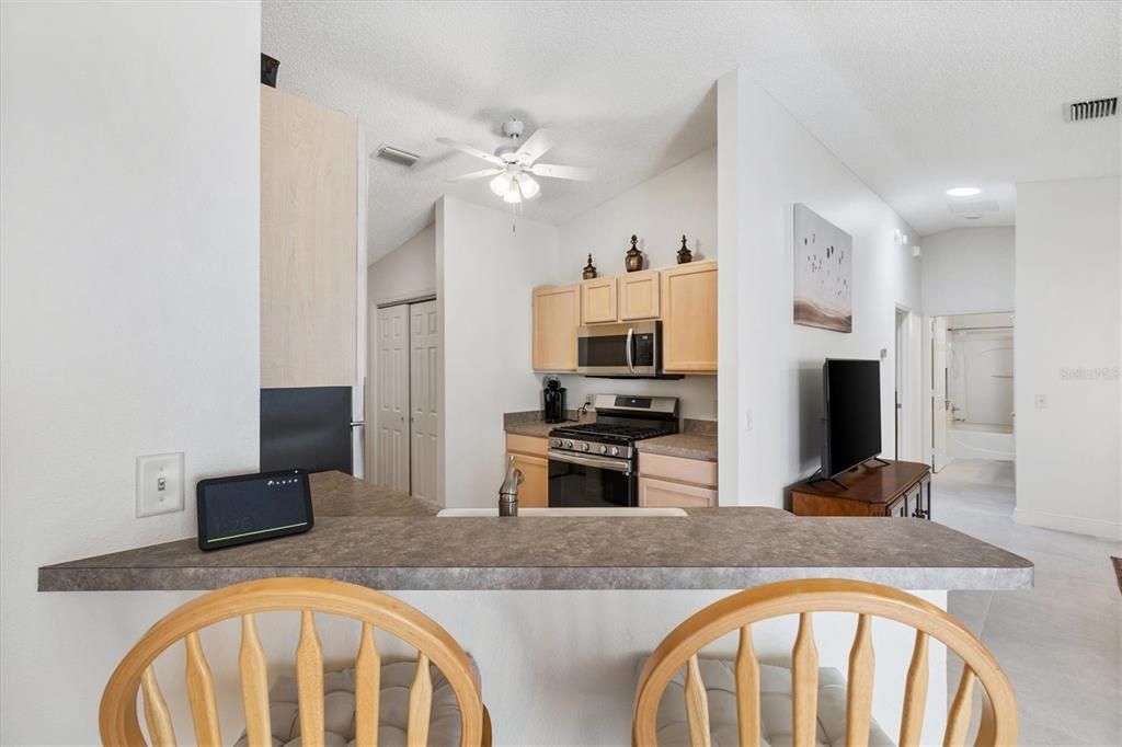 Breakfast Bar with view of Kitchen