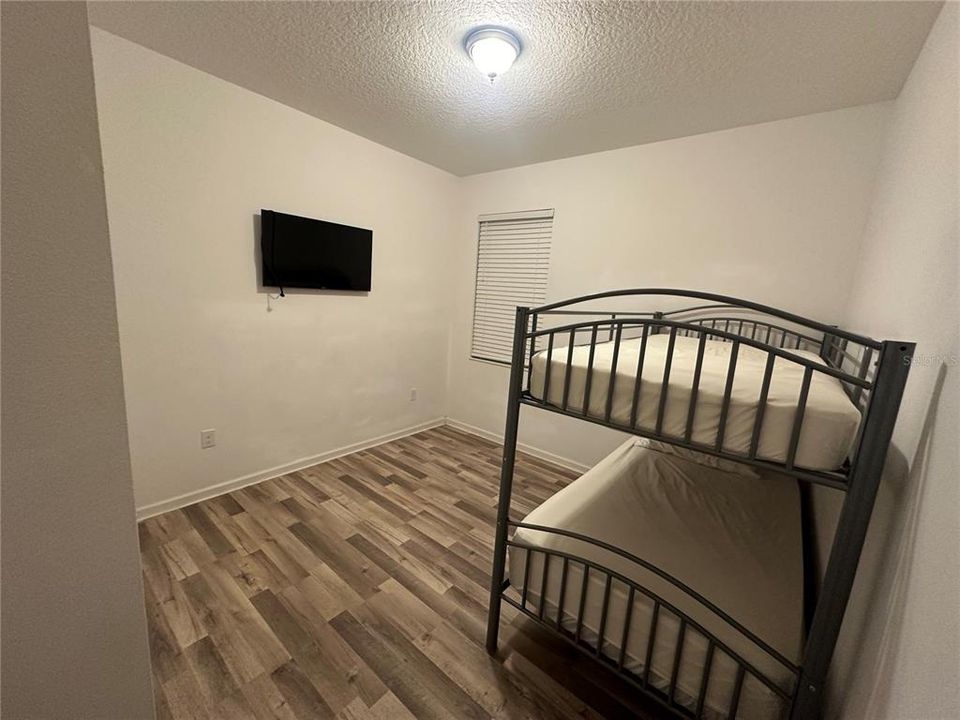 Active With Contract: $2,250 (3 beds, 2 baths, 1570 Square Feet)