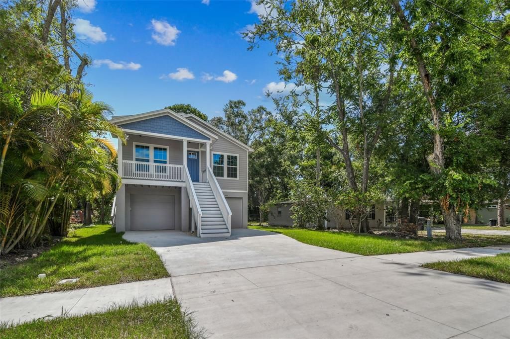 For Sale: $579,000 (3 beds, 2 baths, 1306 Square Feet)