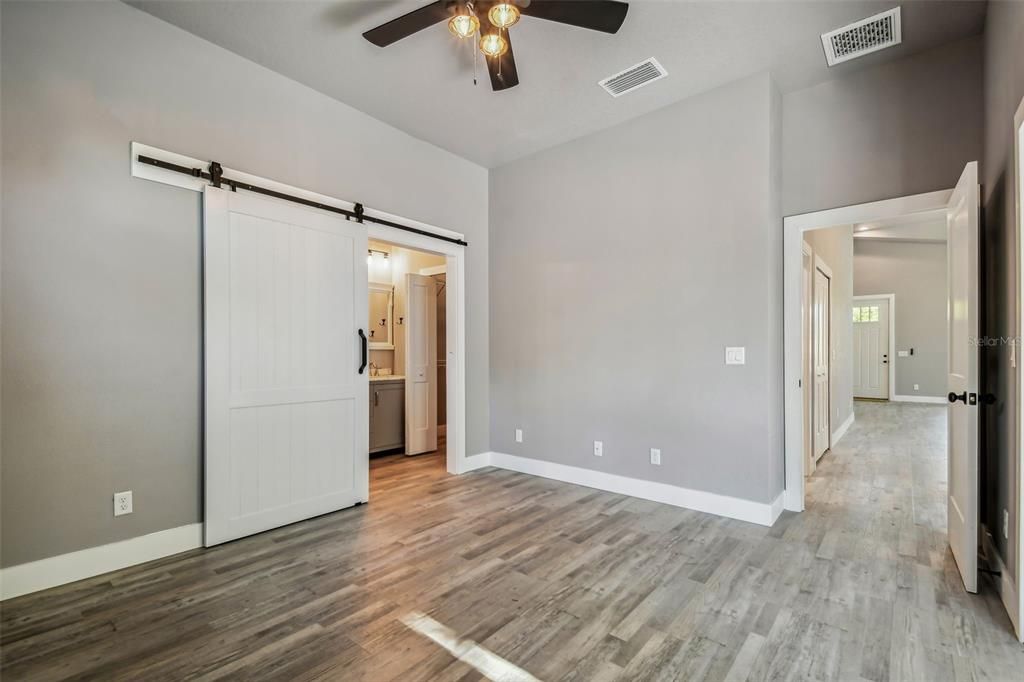 For Sale: $579,000 (3 beds, 2 baths, 1306 Square Feet)