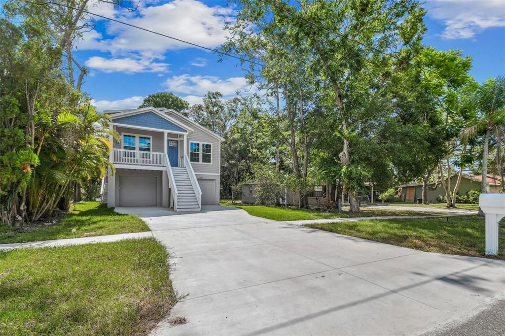 For Sale: $579,000 (3 beds, 2 baths, 1306 Square Feet)