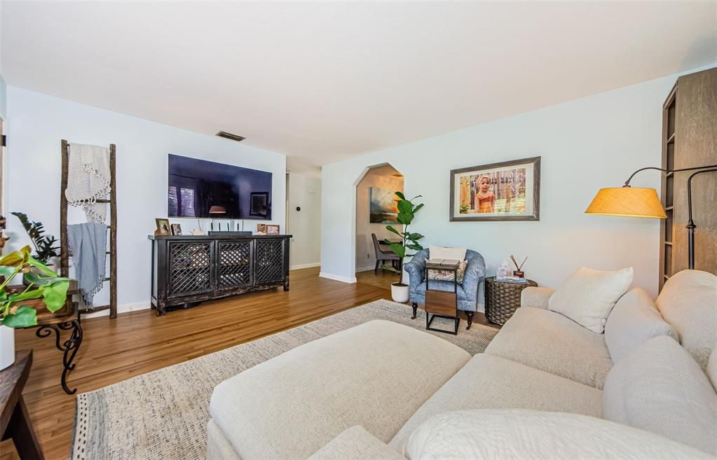 Active With Contract: $439,900 (2 beds, 2 baths, 1128 Square Feet)