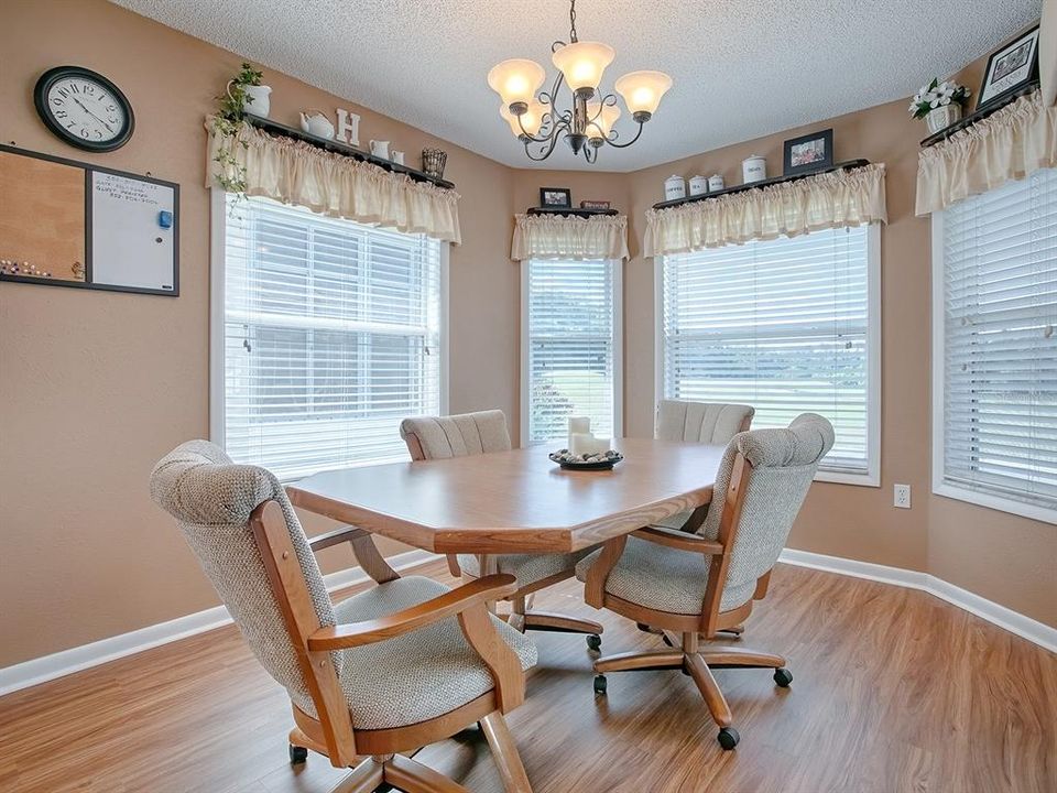 BRIGHT AND SUNNY DINING NOOK WITH A GORGEOUS VIEW!