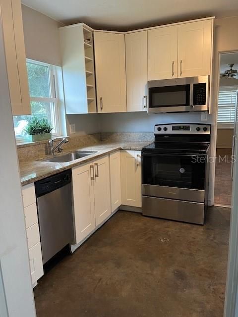 Recently Rented: $2,250 (3 beds, 1 baths, 1089 Square Feet)