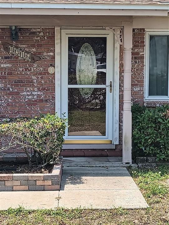 Front Entrance -Privacy Door