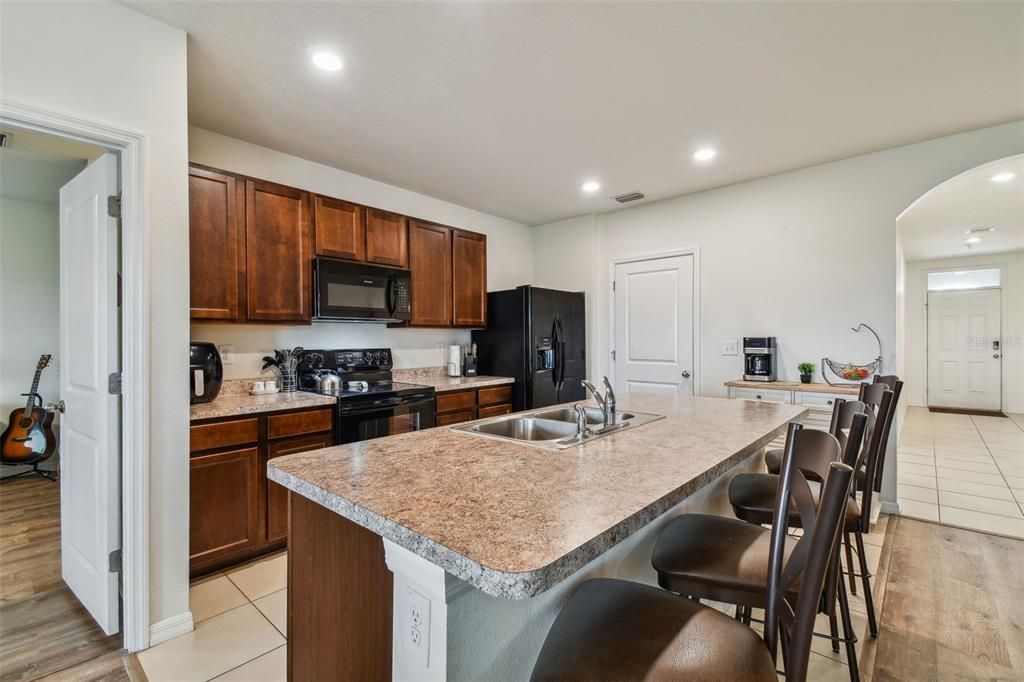 For Sale: $329,500 (3 beds, 2 baths, 1690 Square Feet)