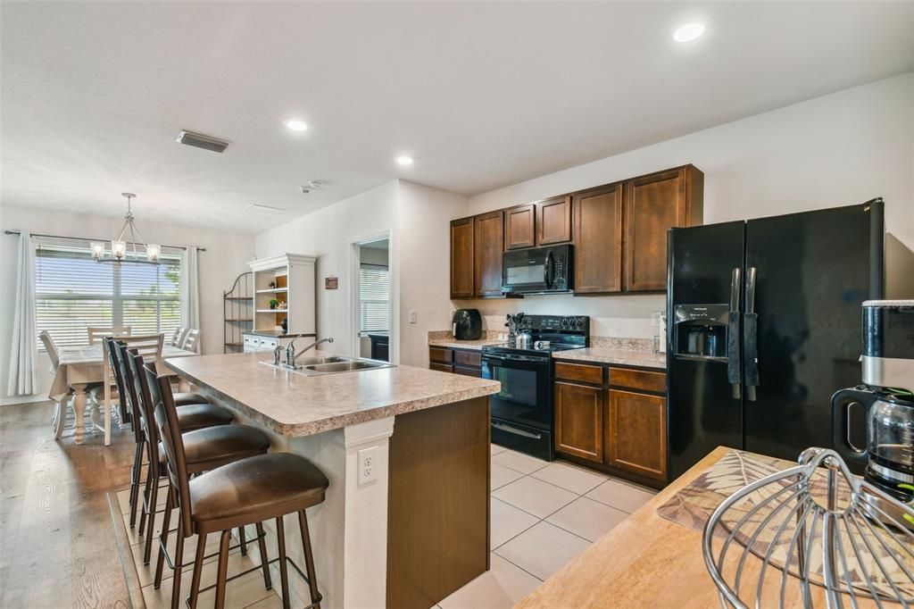 For Sale: $329,500 (3 beds, 2 baths, 1690 Square Feet)