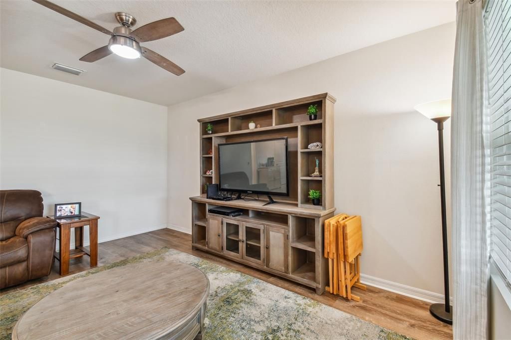 For Sale: $329,500 (3 beds, 2 baths, 1690 Square Feet)