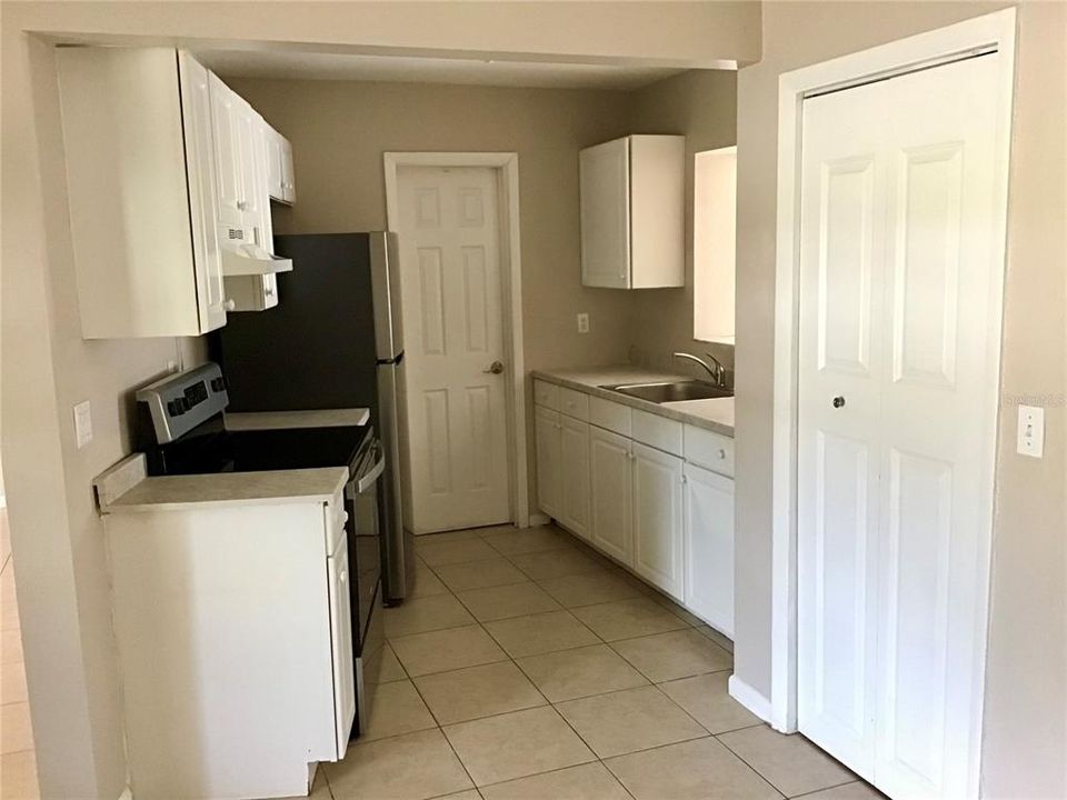 For Sale: $240,000 (2 beds, 1 baths, 1117 Square Feet)