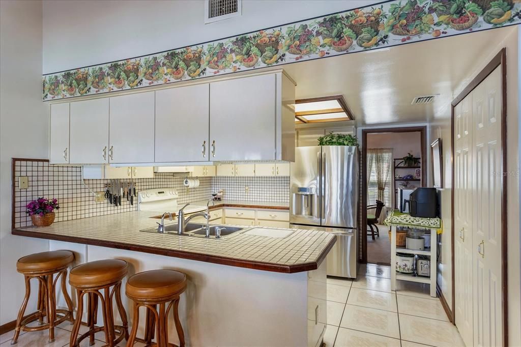 Kitchen with Breakfast Bar