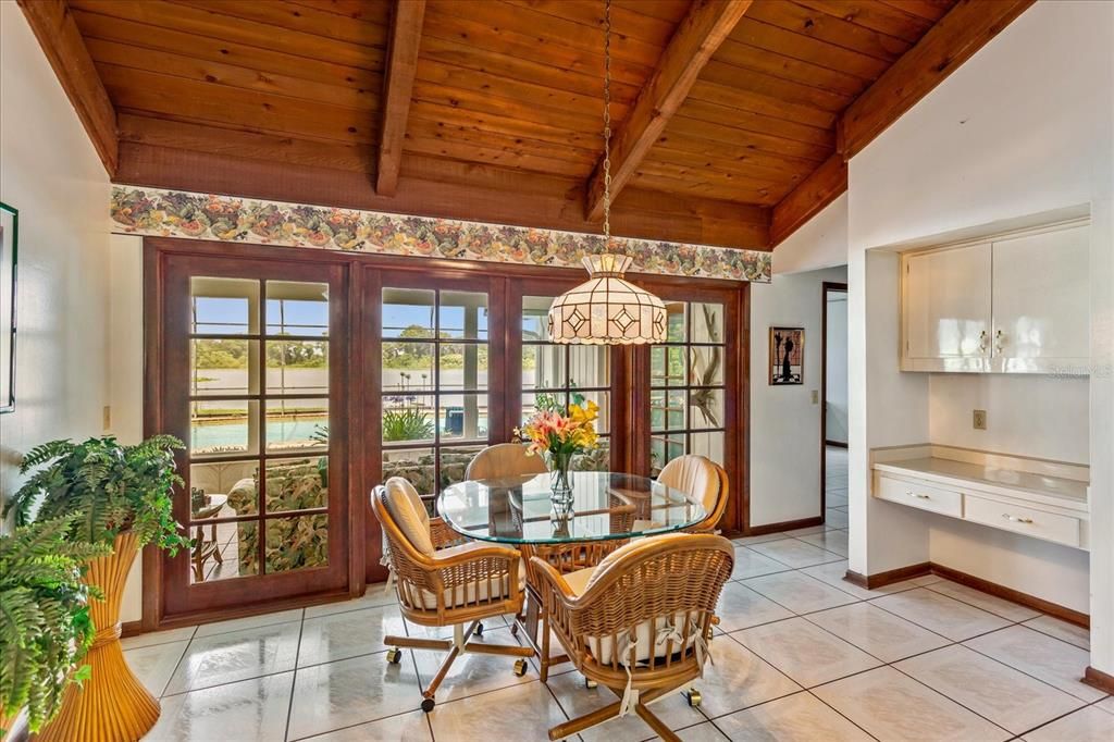 Breakfast Eating area with Built-In Desk