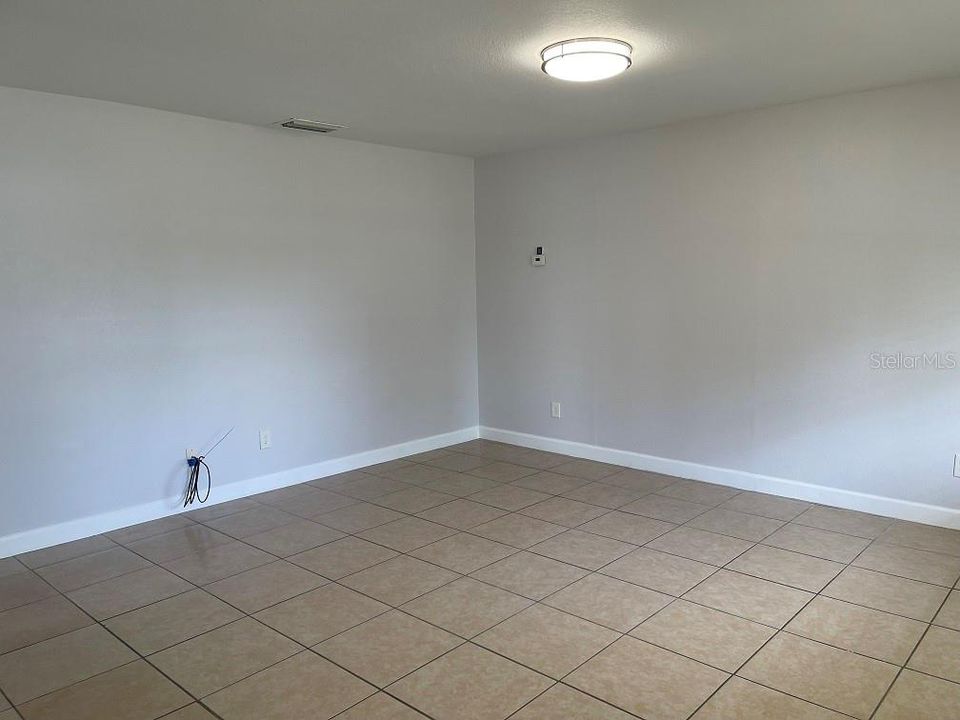 For Rent: $2,550 (4 beds, 2 baths, 1697 Square Feet)