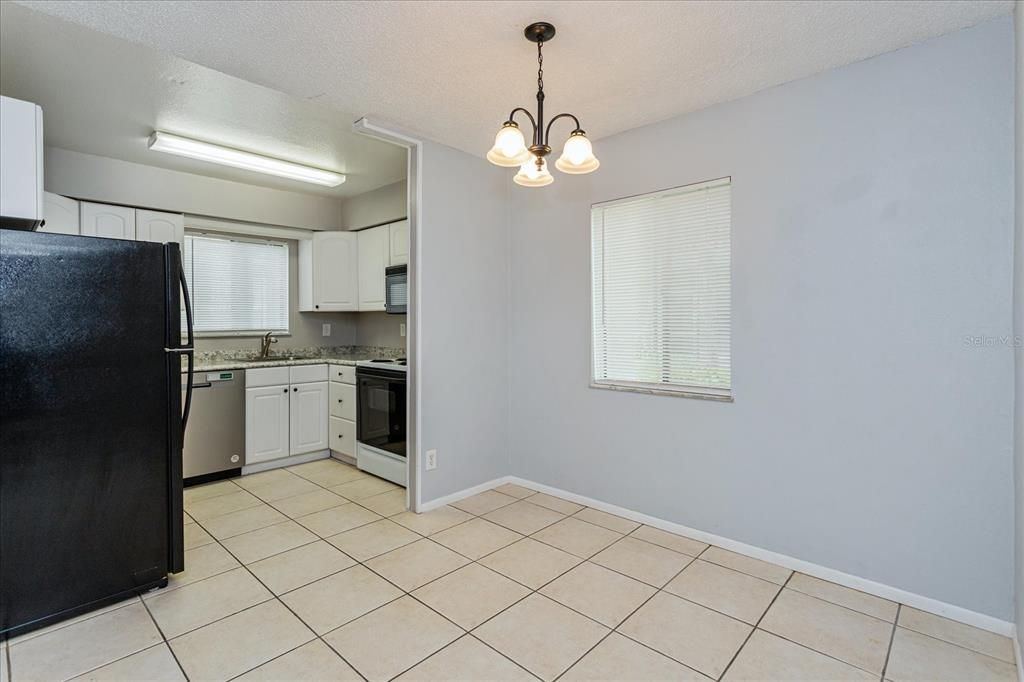 For Sale: $189,900 (2 beds, 1 baths, 1020 Square Feet)