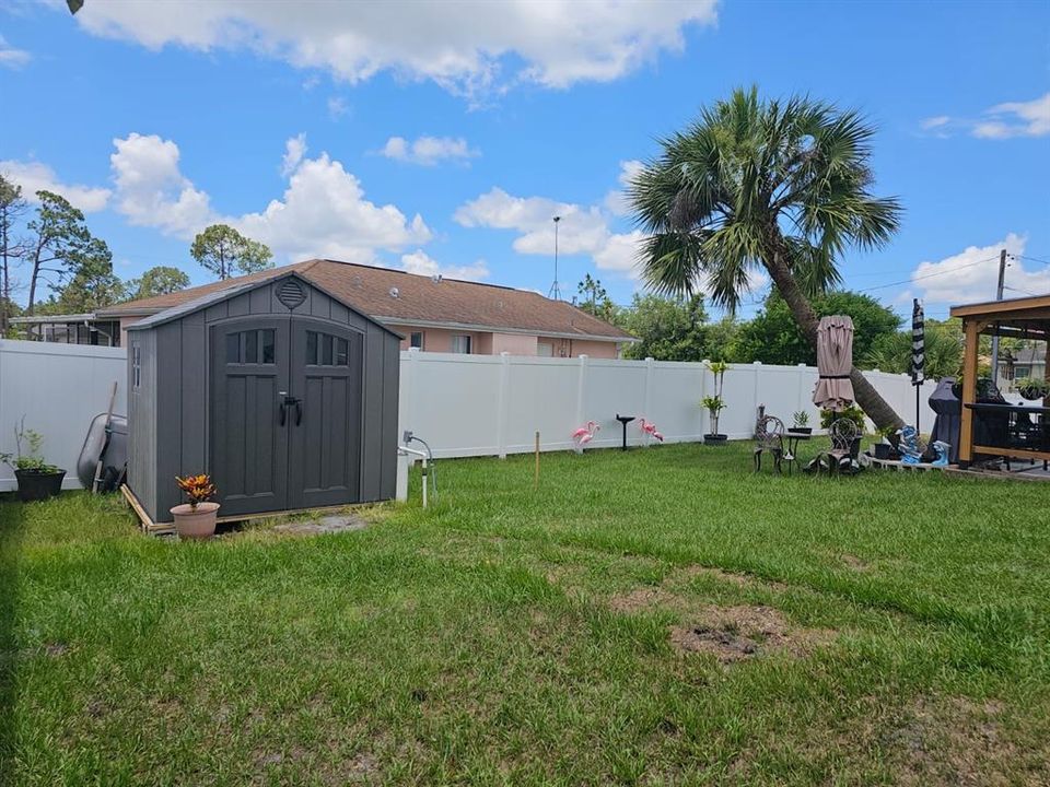 For Sale: $435,000 (4 beds, 2 baths, 1954 Square Feet)