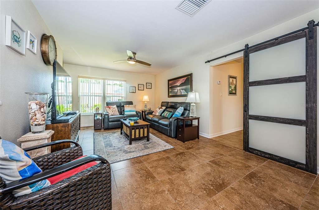 Active With Contract: $319,000 (2 beds, 2 baths, 1200 Square Feet)