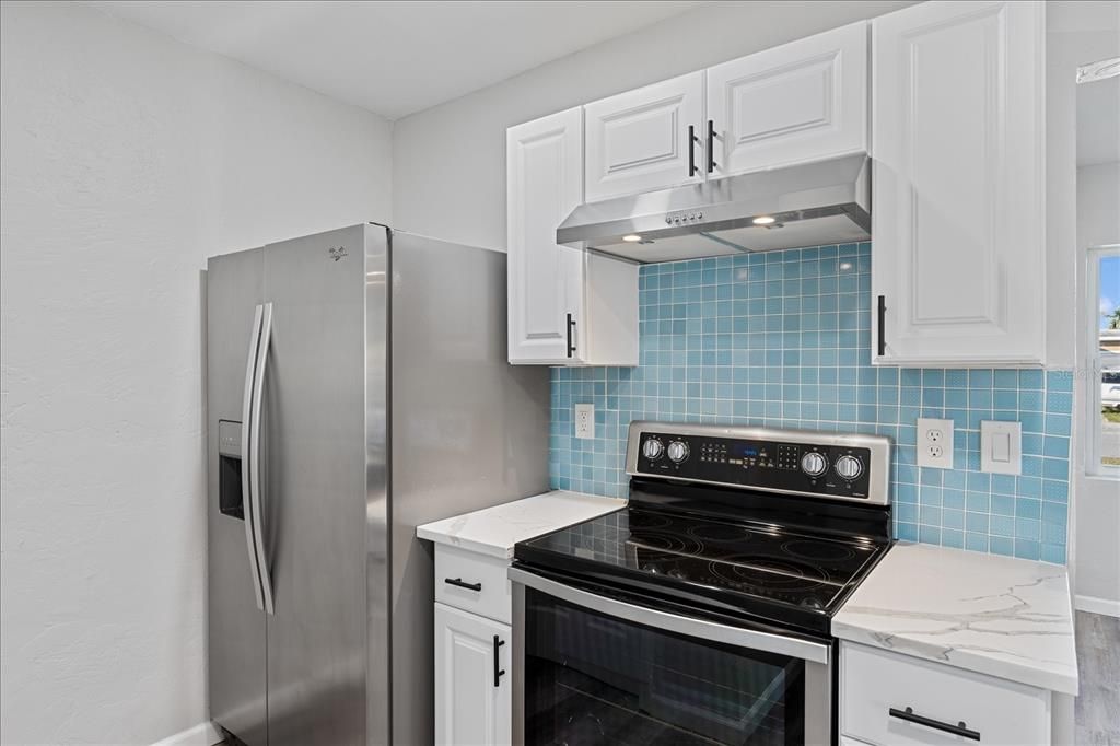 Recently Sold: $235,000 (2 beds, 1 baths, 966 Square Feet)