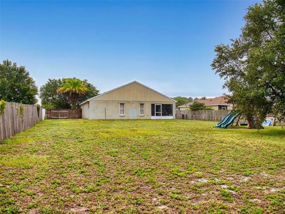 For Sale: $319,900 (3 beds, 2 baths, 1583 Square Feet)