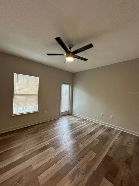 For Rent: $2,900 (3 beds, 3 baths, 1723 Square Feet)