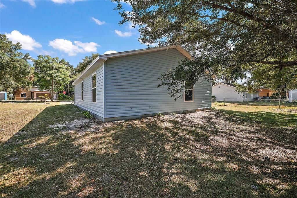 Active With Contract: $240,000 (3 beds, 1 baths, 1120 Square Feet)