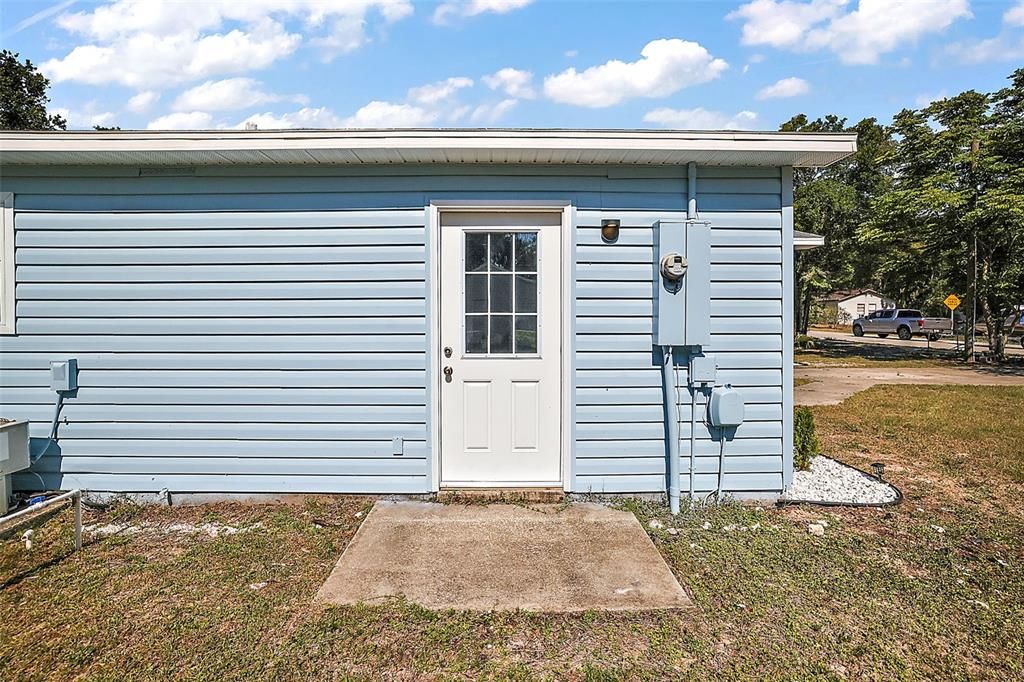 Active With Contract: $240,000 (3 beds, 1 baths, 1120 Square Feet)