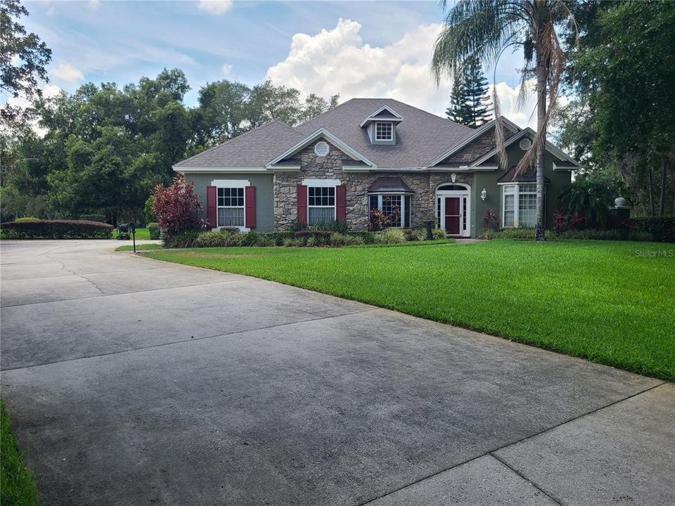 For Sale: $515,000 (3 beds, 3 baths, 3075 Square Feet)