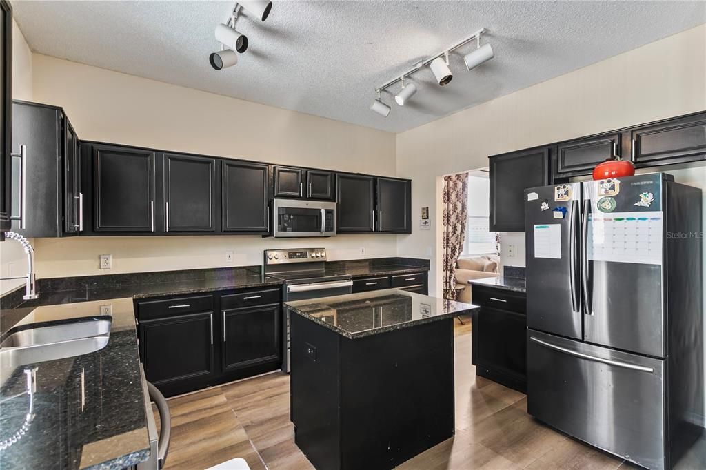 For Sale: $469,900 (4 beds, 2 baths, 2137 Square Feet)