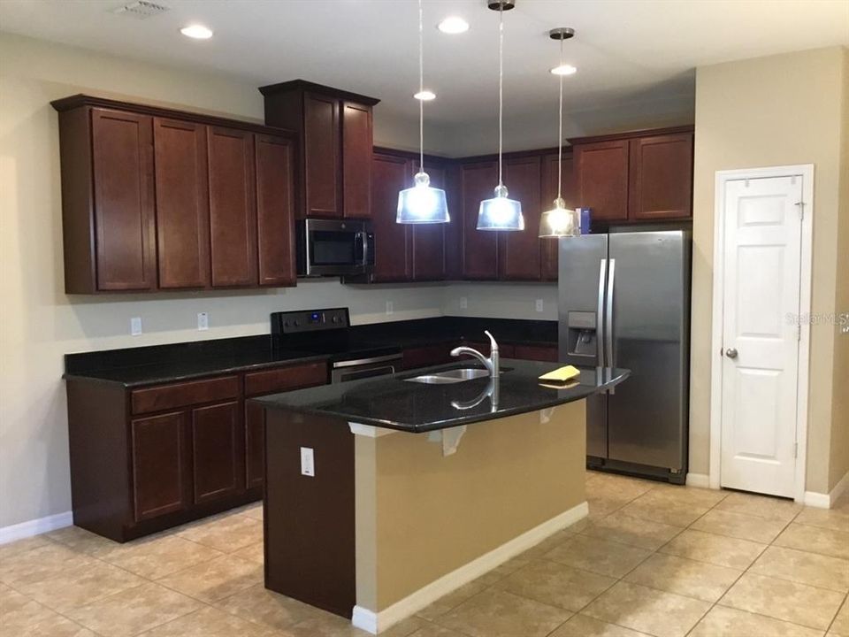 Active With Contract: $2,395 (3 beds, 2 baths, 1472 Square Feet)