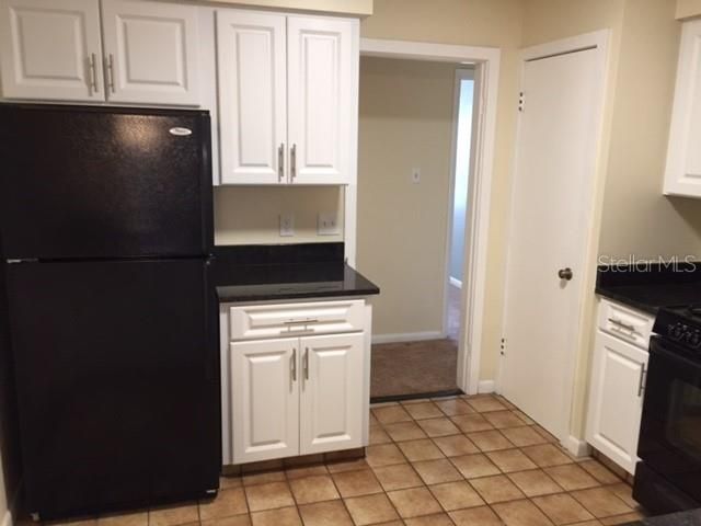 For Rent: $2,400 (3 beds, 2 baths, 1800 Square Feet)