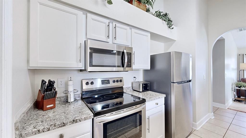 Active With Contract: $329,900 (3 beds, 2 baths, 1246 Square Feet)