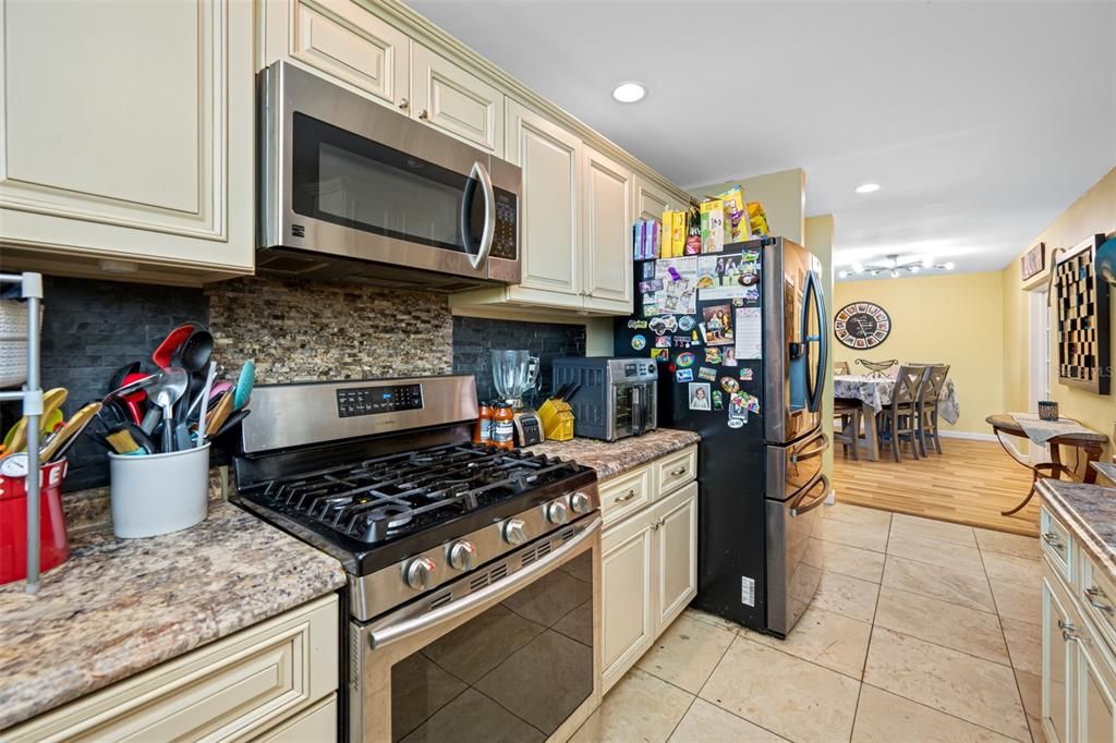 For Sale: $499,000 (4 beds, 2 baths, 1635 Square Feet)