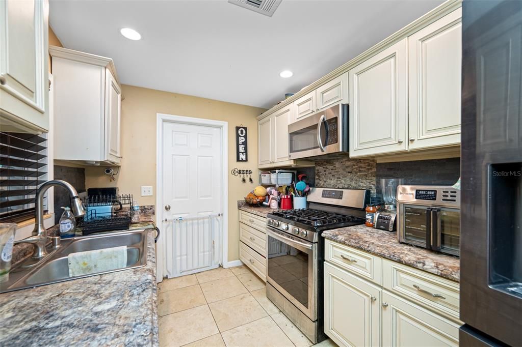 For Sale: $499,000 (4 beds, 2 baths, 1635 Square Feet)