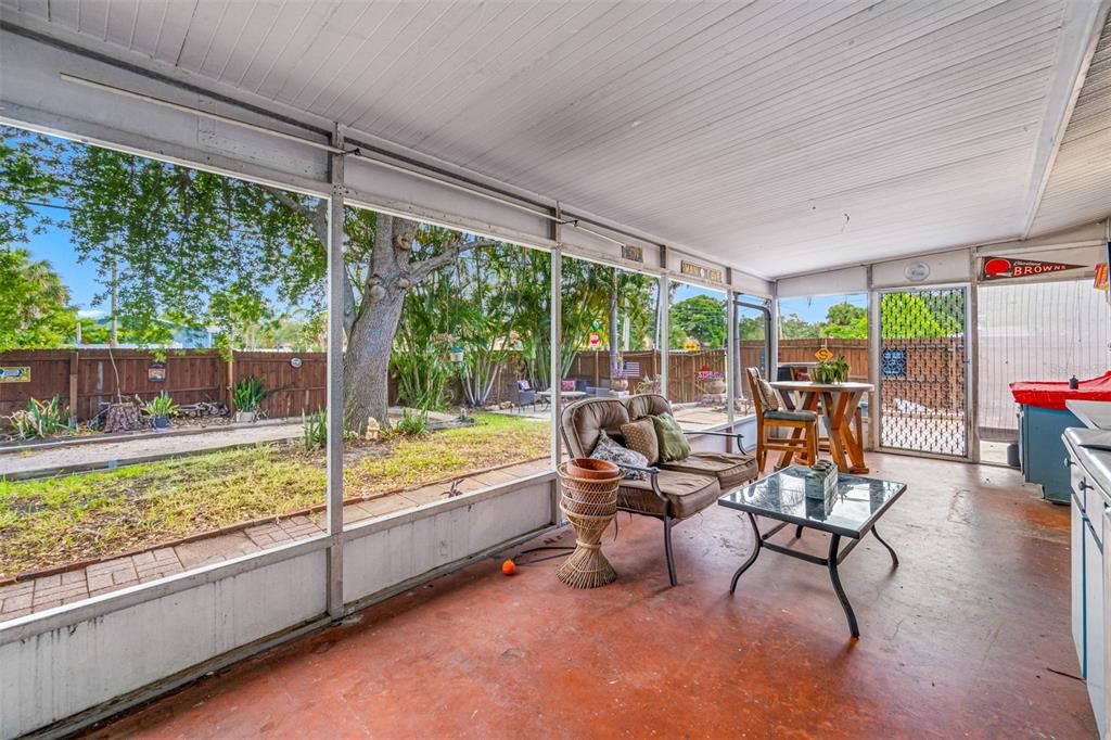 For Sale: $499,000 (4 beds, 2 baths, 1635 Square Feet)