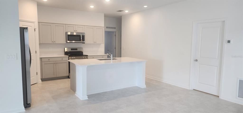 Active With Contract: $2,175 (4 beds, 2 baths, 1817 Square Feet)