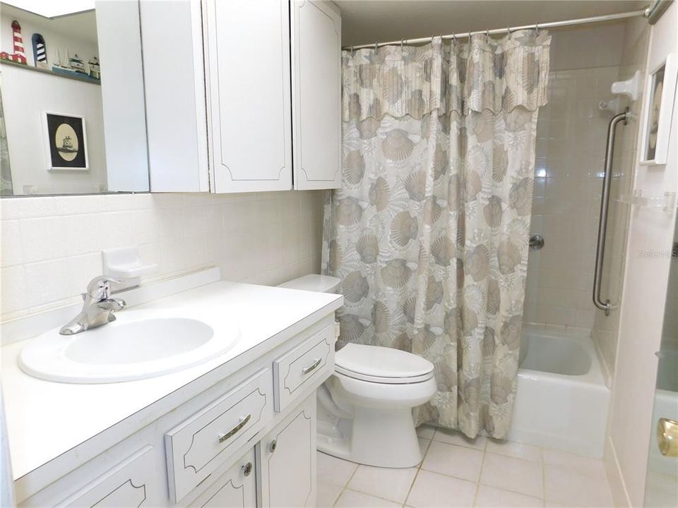 For Sale: $159,000 (2 beds, 2 baths, 1010 Square Feet)