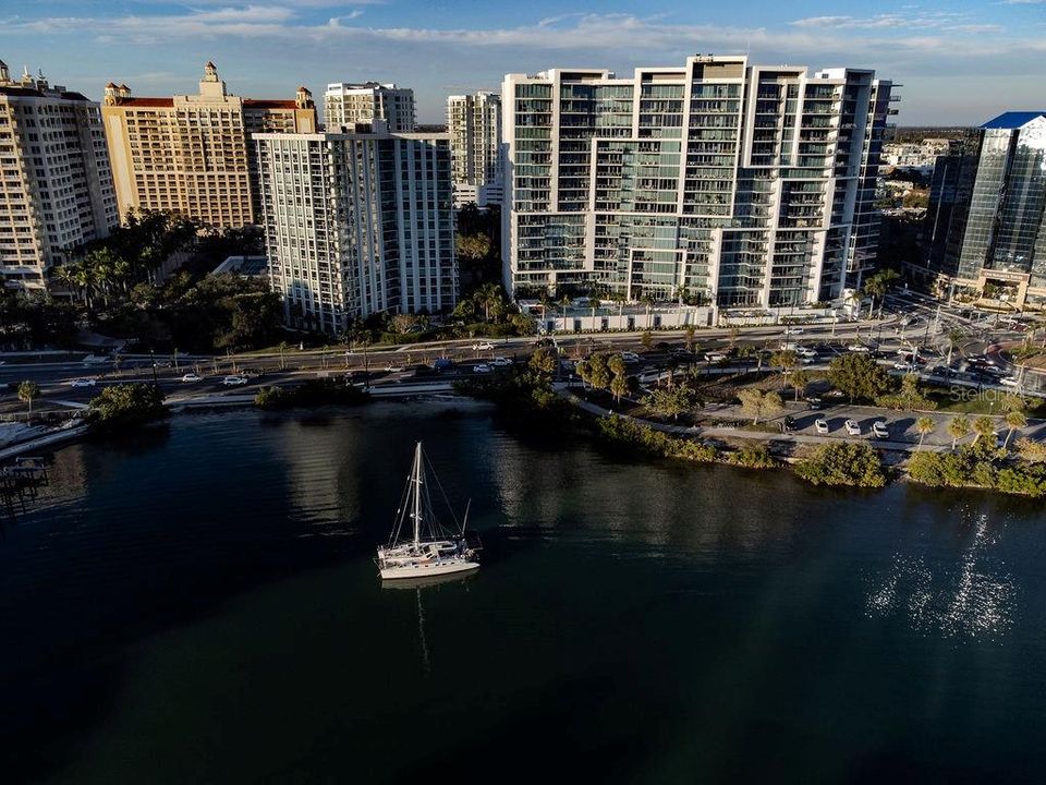 For Sale: $949,000 (2 beds, 2 baths, 1577 Square Feet)