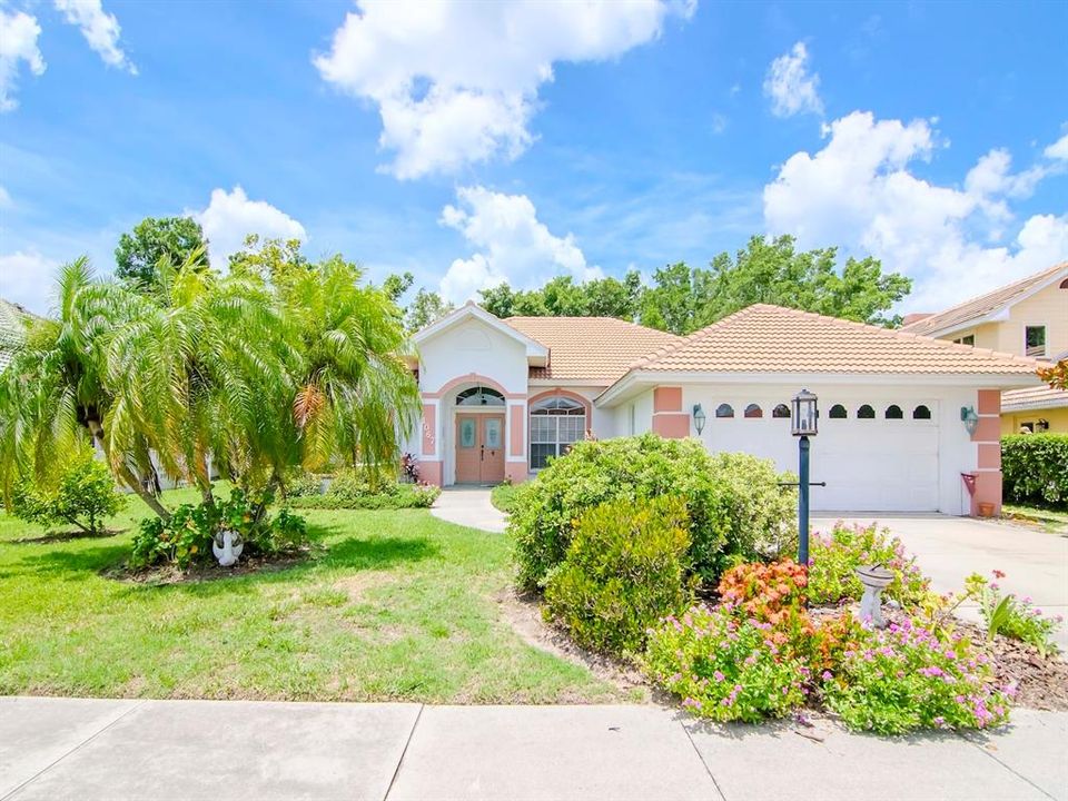 For Sale: $575,000 (3 beds, 2 baths, 2119 Square Feet)