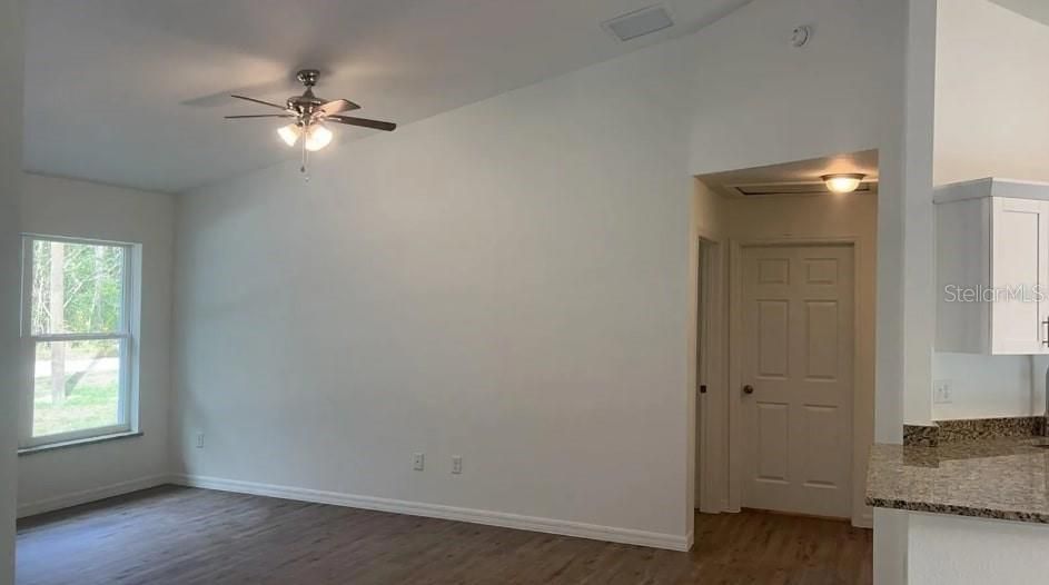 For Sale: $257,900 (3 beds, 2 baths, 1288 Square Feet)